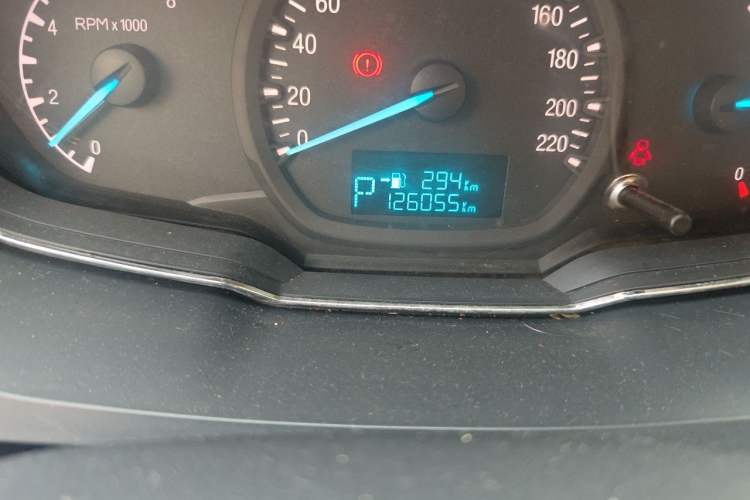 Used Ford Escort 2015 1.5L Automatic Fashion Model Odometer Close Up