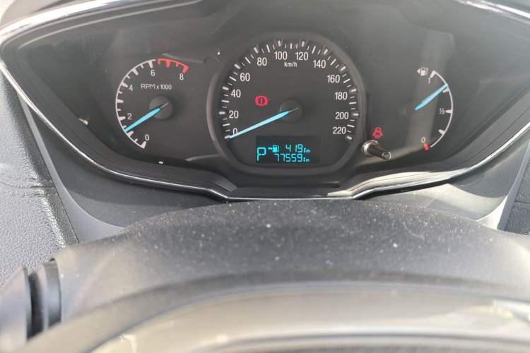 Used Ford Escort 2015 1.5L Automatic Fashion Model Odometer Close Up