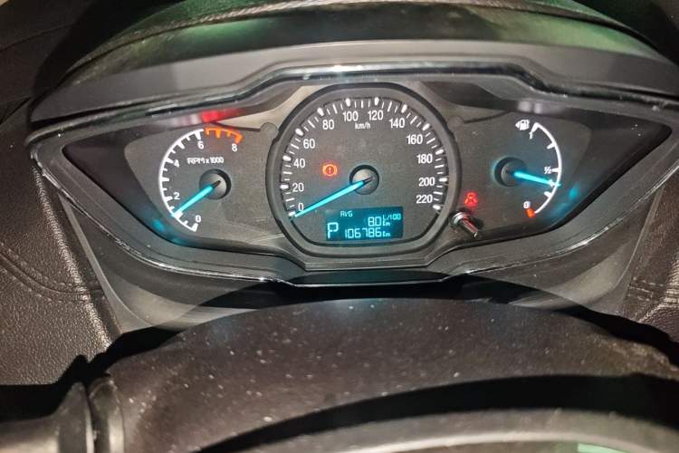 Used Ford Escort 2015 1.5L Automatic Fashion Model Odometer Close Up