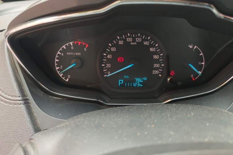 Used Ford Escort 2015 1.5L Automatic Fashion Model Odometer Close Up