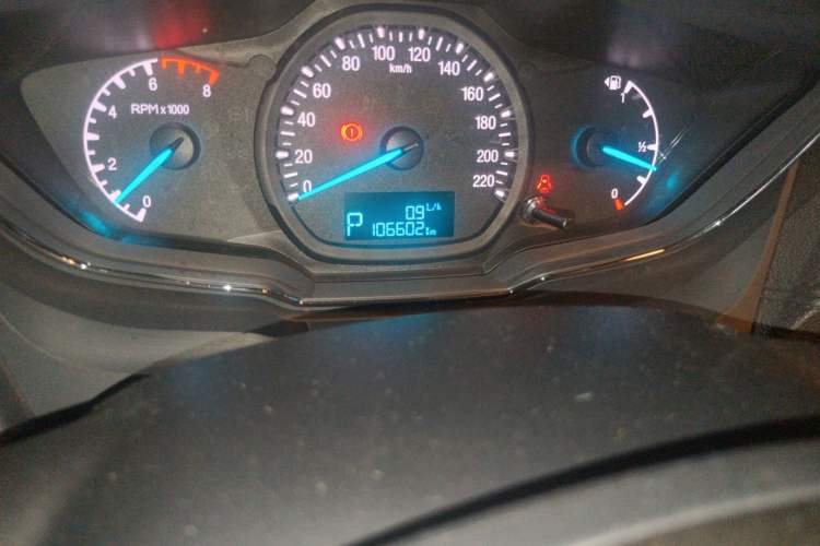 Used Ford Escort 2015 1.5L Automatic Fashion Model Odometer Close Up