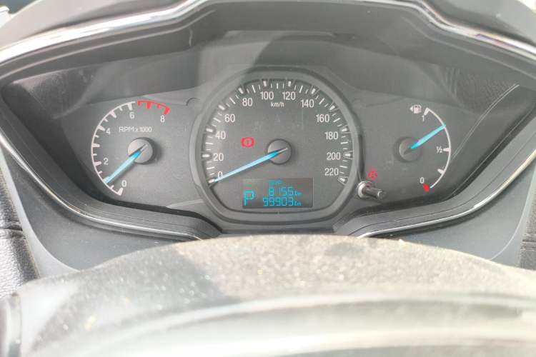 Used Ford Escort 2015 1.5L Automatic Fashion Model Odometer Close Up