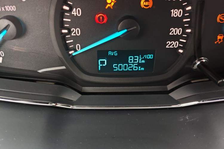 Used Ford Escort 2015 1.5L Automatic Fashion Model Odometer Close Up