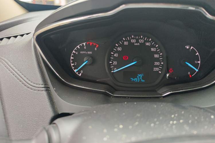 Used Ford Escort 2015 1.5L Manual Fashion Edition Odometer Close Up