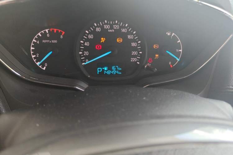 Used Ford Escort 2015 1.5L Automatic Fashion Model Odometer Close Up