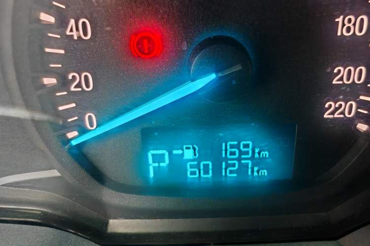 Used Ford Escort 2015 1.5L Automatic Fashion Model Odometer Close Up