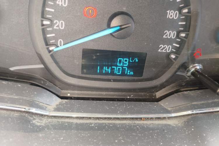 Used Ford Escort 2015 1.5L Manual Fashion Edition Odometer Close Up