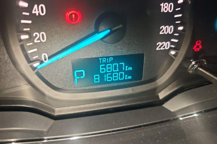 Used Ford Escort 2015 1.5L Automatic Fashion Model Odometer Close Up