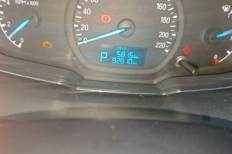 Used Ford Escort 2015 1.5L Automatic Fashion Model Odometer Close Up