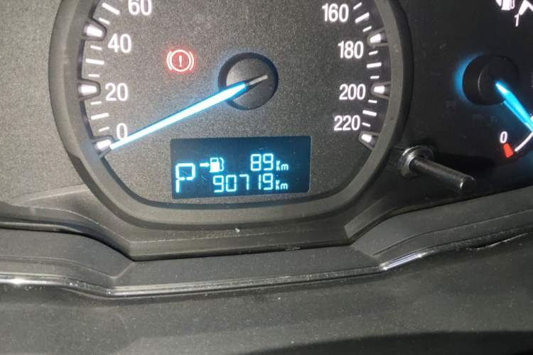 Used Ford Escort 2015 1.5L Automatic Fashion Model Odometer Close Up