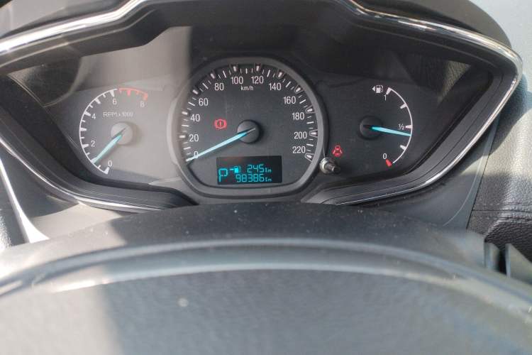 Used Ford Escort 2015 1.5L Automatic Fashion Model Odometer Close Up