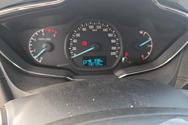 Used Ford Escort 2015 1.5L Automatic Fashion Model Odometer Close Up