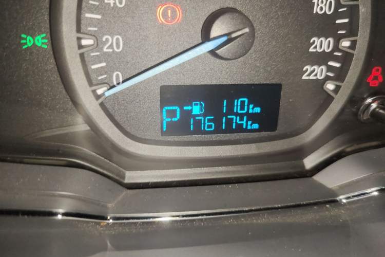 Used Ford Escort 2015 1.5L Automatic Fashion Model Odometer Close Up