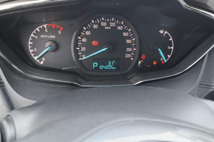 Used Ford Escort 2015 1.5L Automatic Fashion Model Odometer Close Up