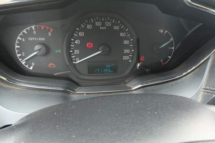 Used Ford Escort 2015 1.5L Manual Fashion Edition Odometer Close Up