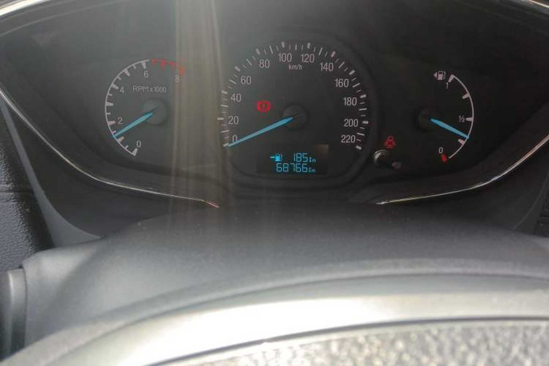 Used Ford Escort 2015 1.5L Manual Fashion Edition Odometer Close Up