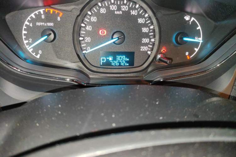 Used Ford Escort 2015 1.5L Automatic Fashion Model Odometer Close Up