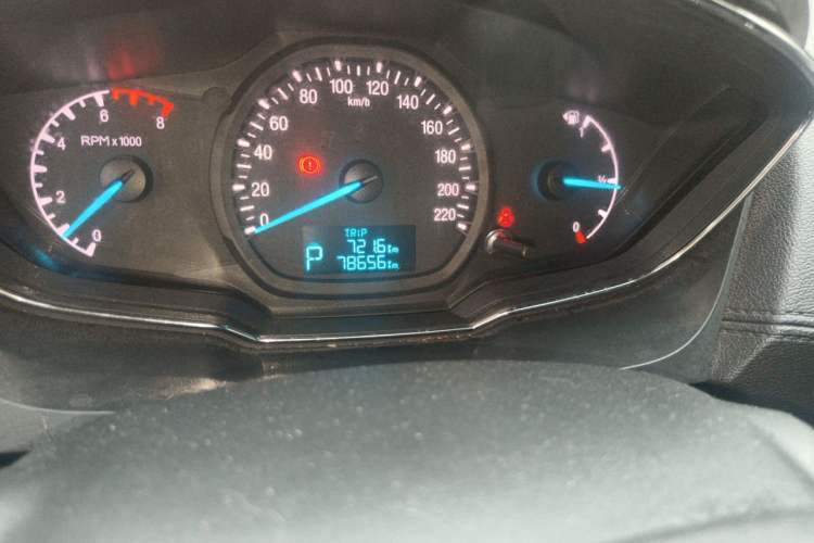 Used Ford Escort 2015 1.5L Automatic Fashion Model Odometer Close Up