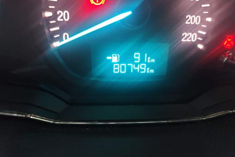 Used Ford Escort 2015 1.5L Manual Fashion Edition Odometer Close Up
