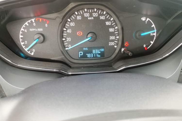 Used Ford Escort 2015 1.5L Automatic Fashion Model Odometer Close Up