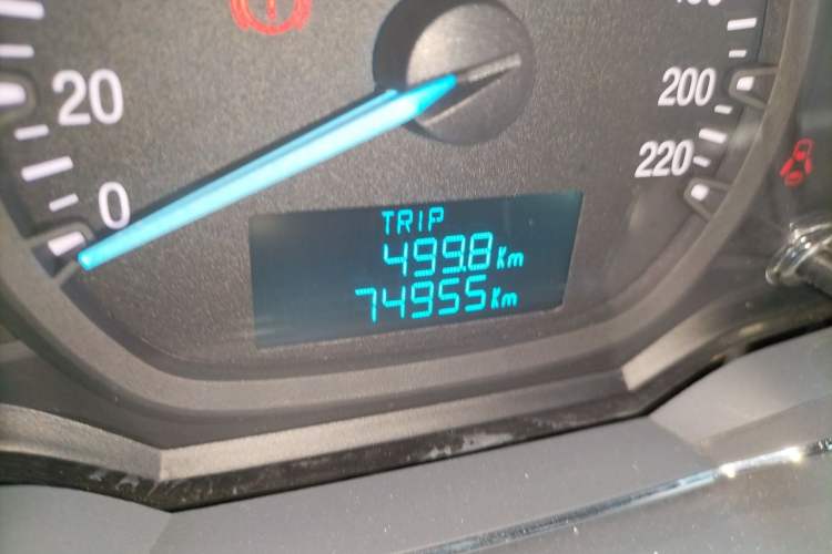 Used Ford Escort 2015 1.5L Manual Fashion Edition Odometer Close Up