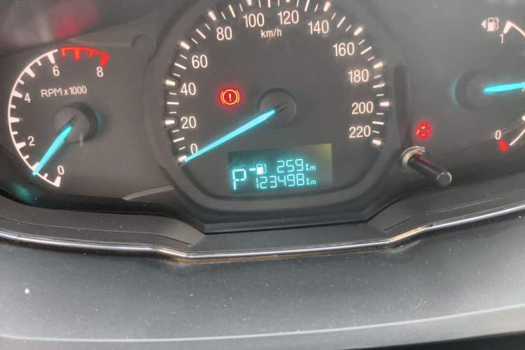 Used Ford Escort 2015 1.5L Automatic Fashion Model Odometer Close Up