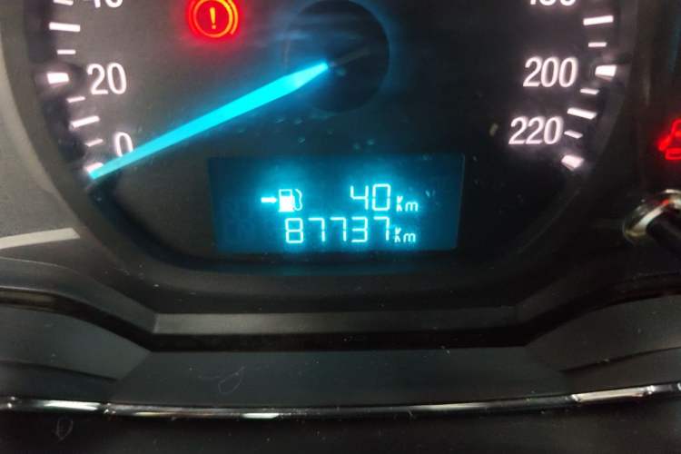 Used Ford Escort 2015 1.5L Automatic Fashion Model Odometer Close Up