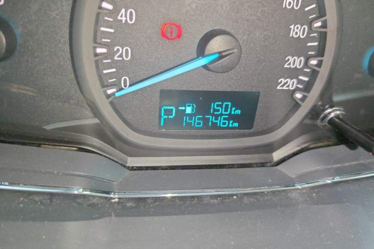Used Ford Escort 2015 1.5L Automatic Fashion Model Odometer Close Up