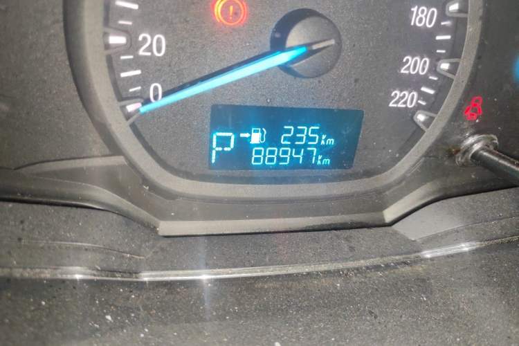 Used Ford Escort 2015 1.5L Automatic Fashion Model Odometer Close Up
