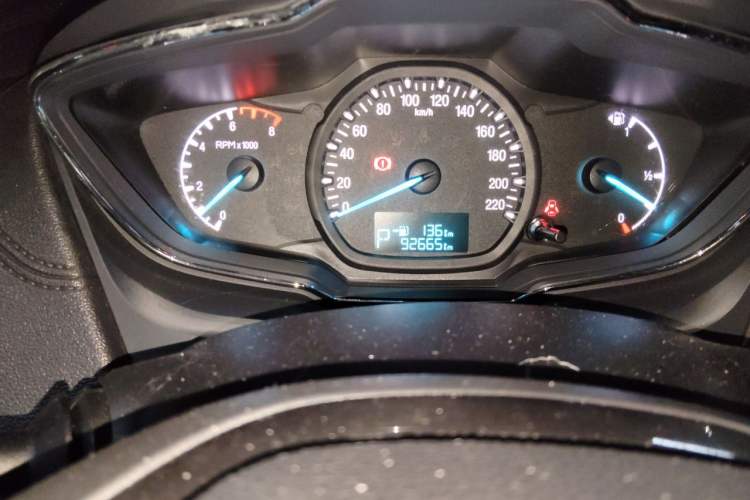 Used Ford Escort 2015 1.5L Automatic Fashion Model Odometer Close Up