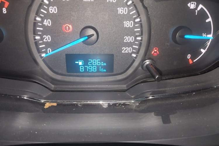 Used Ford Escort 2015 1.5L Manual Fashion Edition Odometer Close Up