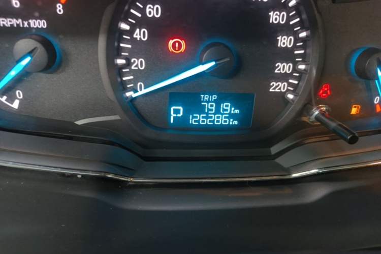 Used Ford Escort 2015 1.5L Automatic Fashion Model Odometer Close Up