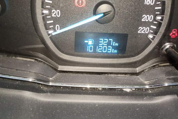 Used Ford Escort 2015 1.5L Manual Fashion Edition Odometer Close Up