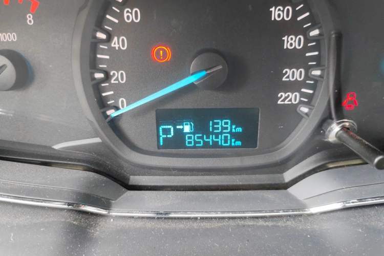 Used Ford Escort 2015 1.5L Automatic Fashion Model Odometer Close Up