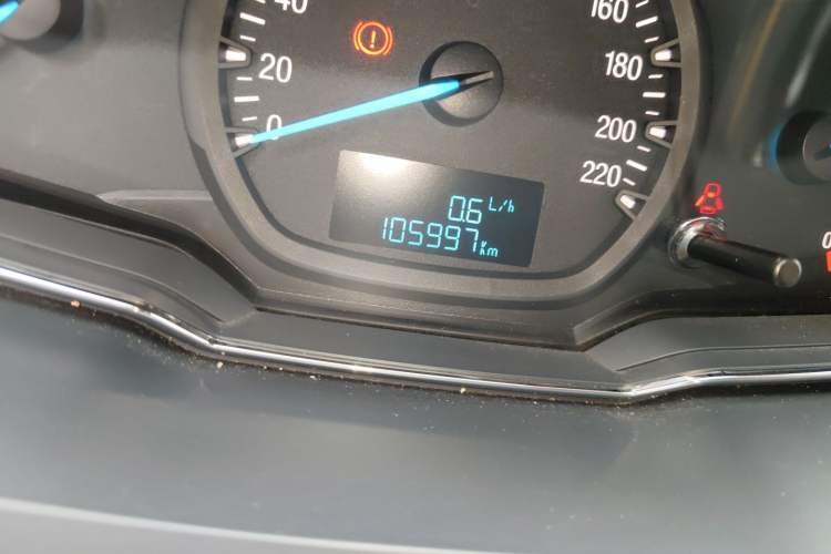Used Ford Escort 2015 1.5L Manual Fashion Edition Odometer Close Up