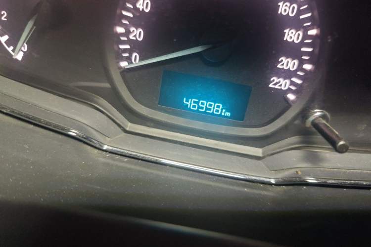 Used Ford Escort 2015 1.5L Automatic Fashion Model Odometer Close Up