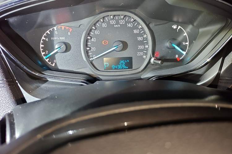 Used Ford Escort 2015 1.5L Automatic Fashion Model Odometer Close Up