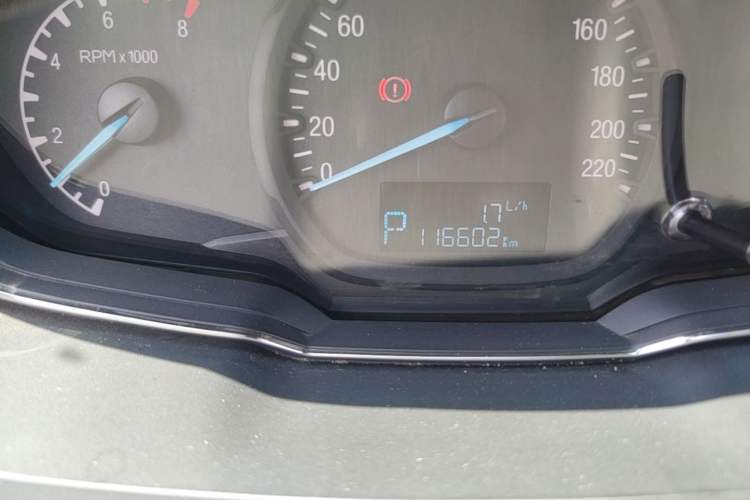 Used Ford Escort 2015 1.5L Automatic Fashion Model Odometer Close Up