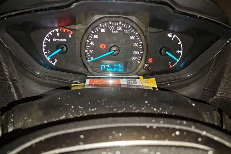 Used Ford Escort 2015 1.5L Automatic Fashion Model Odometer Close Up