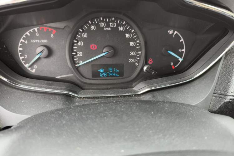 Used Ford Escort 2015 1.5L Manual Fashion Edition Odometer Close Up