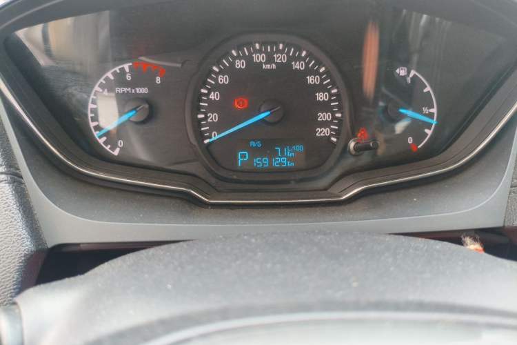 Used Ford Escort 2015 1.5L Automatic Fashion Model Odometer Close Up