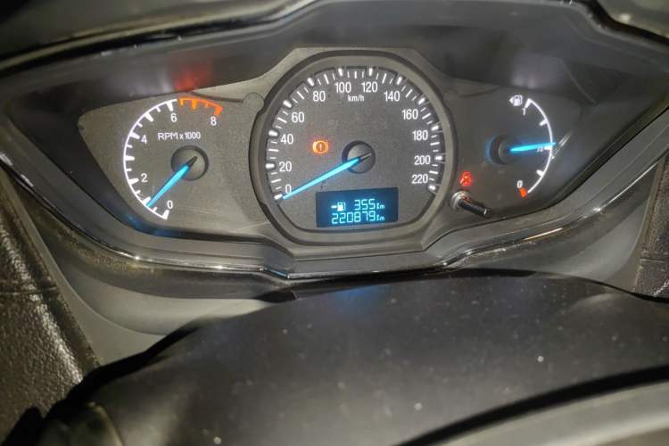 Used Ford Escort 2015 1.5L Manual Fashion Edition Odometer Close Up