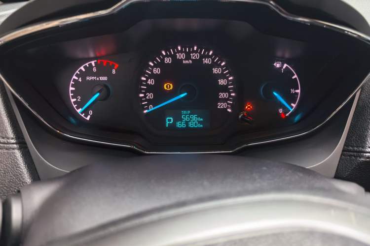 Used Ford Escort 2015 1.5L Automatic Fashion Model Odometer Close Up