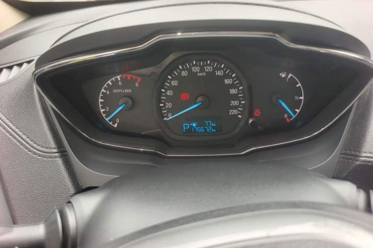 Used Ford Escort 2015 1.5L Automatic Fashion Model Odometer Close Up