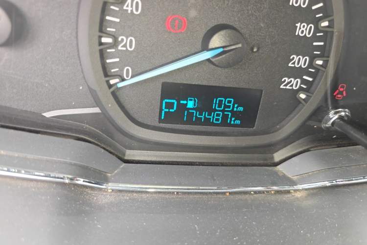 Used Ford Escort 2015 1.5L Automatic Fashion Model Odometer Close Up