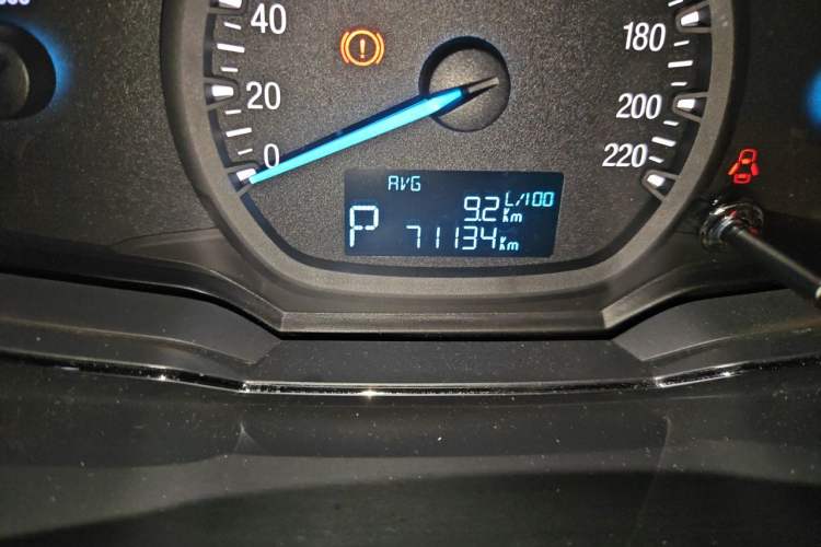 Used Ford Escort 2015 1.5L Automatic Fashion Model Odometer Close Up