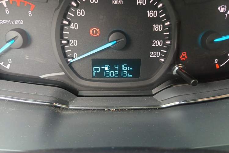 Used Ford Escort 2015 1.5L Automatic Fashion Model Odometer Close Up