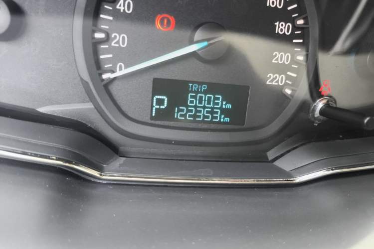 Used Ford Escort 2015 1.5L Automatic Fashion Model Odometer Close Up