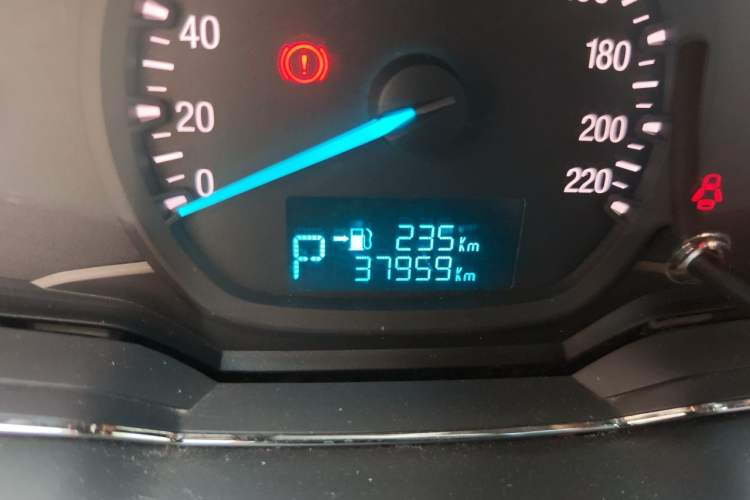Used Ford Escort 2015 1.5L Automatic Fashion Model Odometer Close Up