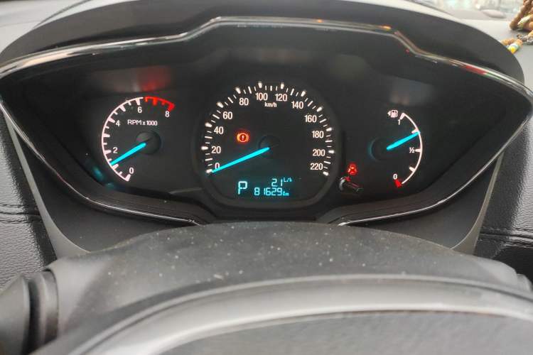 Used Ford Escort 2015 1.5L Automatic Fashion Model Odometer Close Up